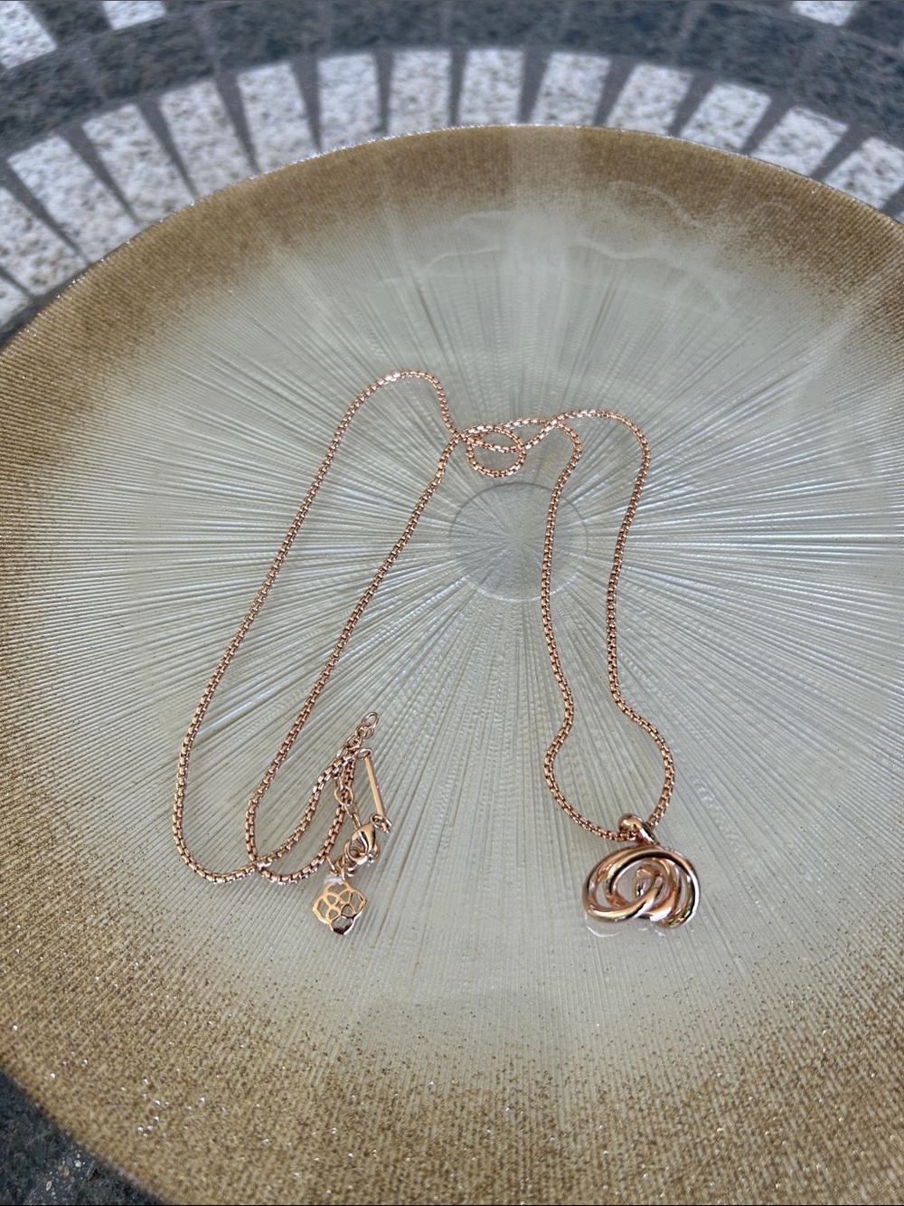 Kendra Scott Presleigh Love Knot Rose Gold Interlocking Circle Necklace